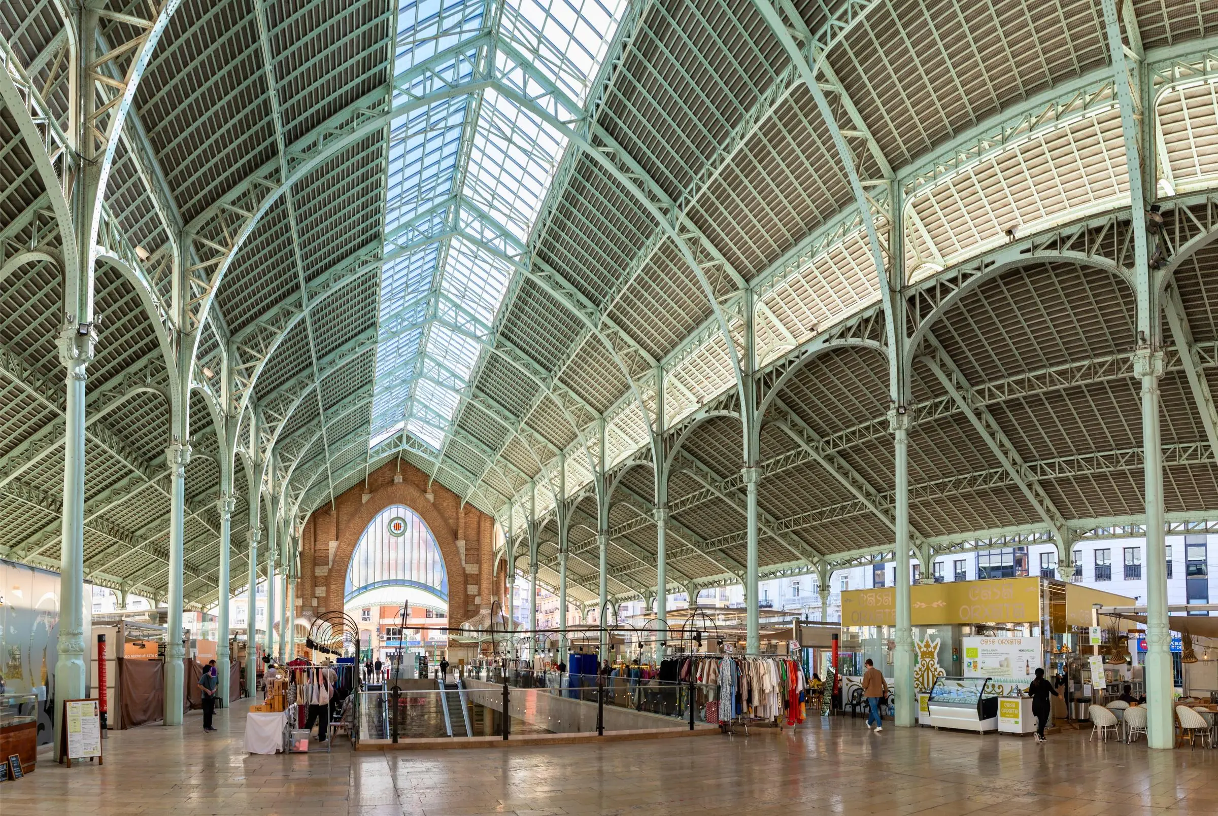 Interior arches of Mercado de Colón