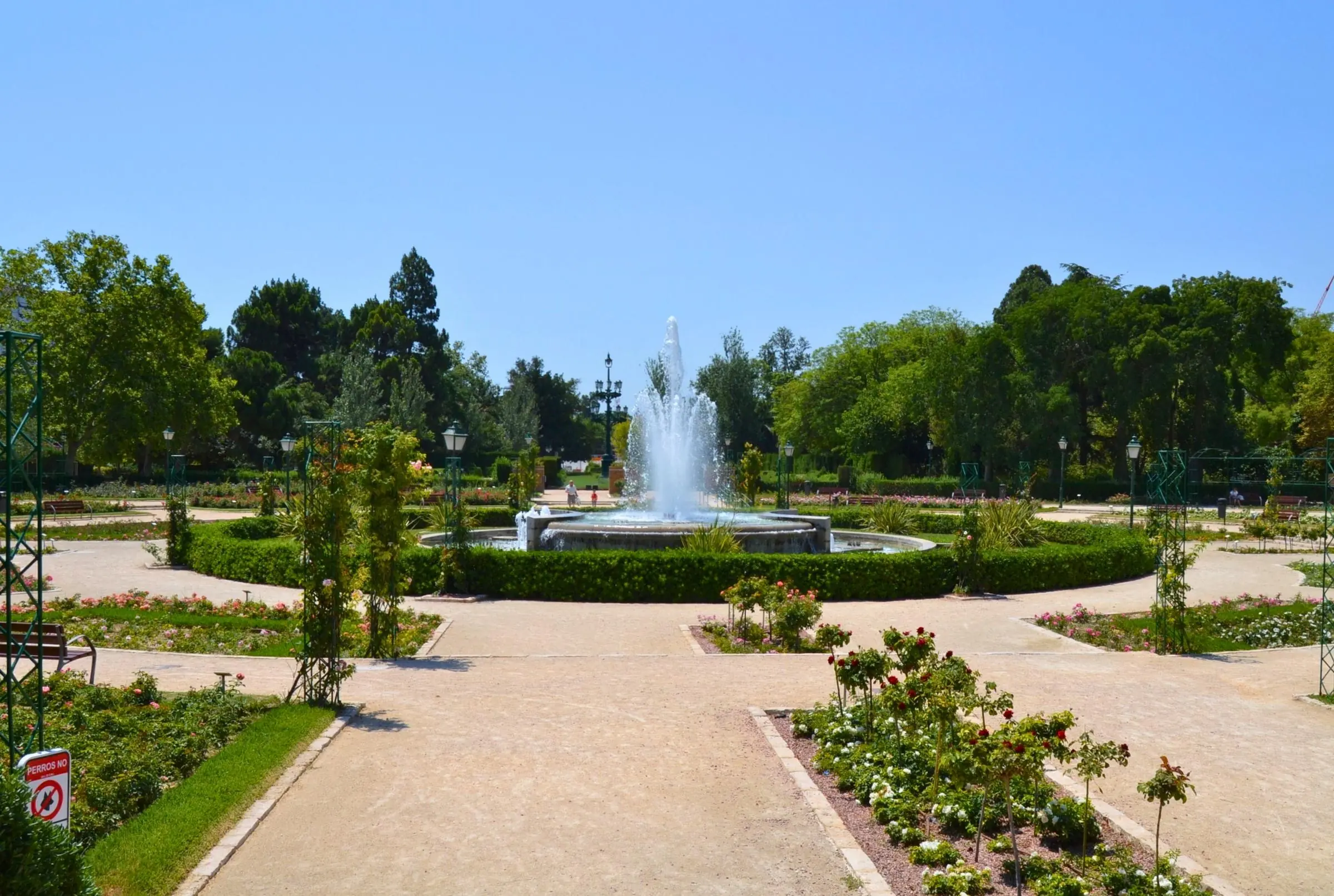 Jardines del Real (Viveros Gardens) Lush green pathways and fountains inside Jardines del Real in Valencia