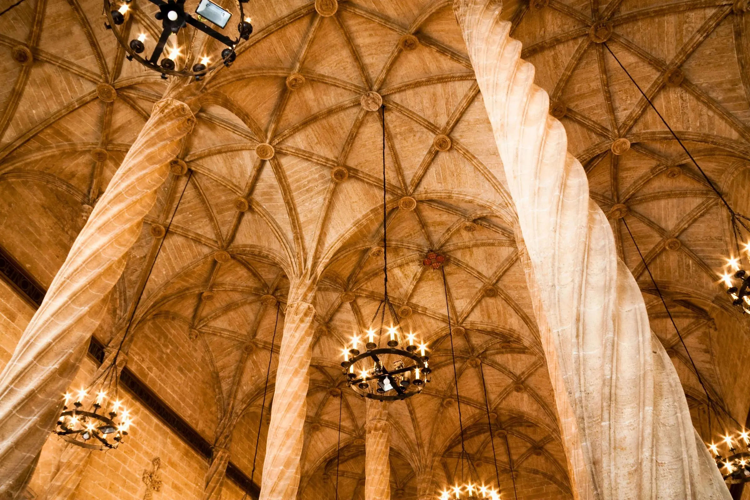 Sala de Contratacion columns