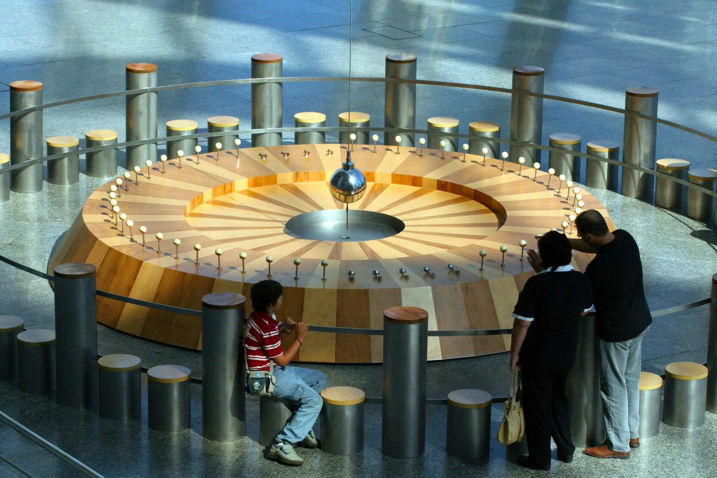 The Foucault Pendulum inside the Science Museum